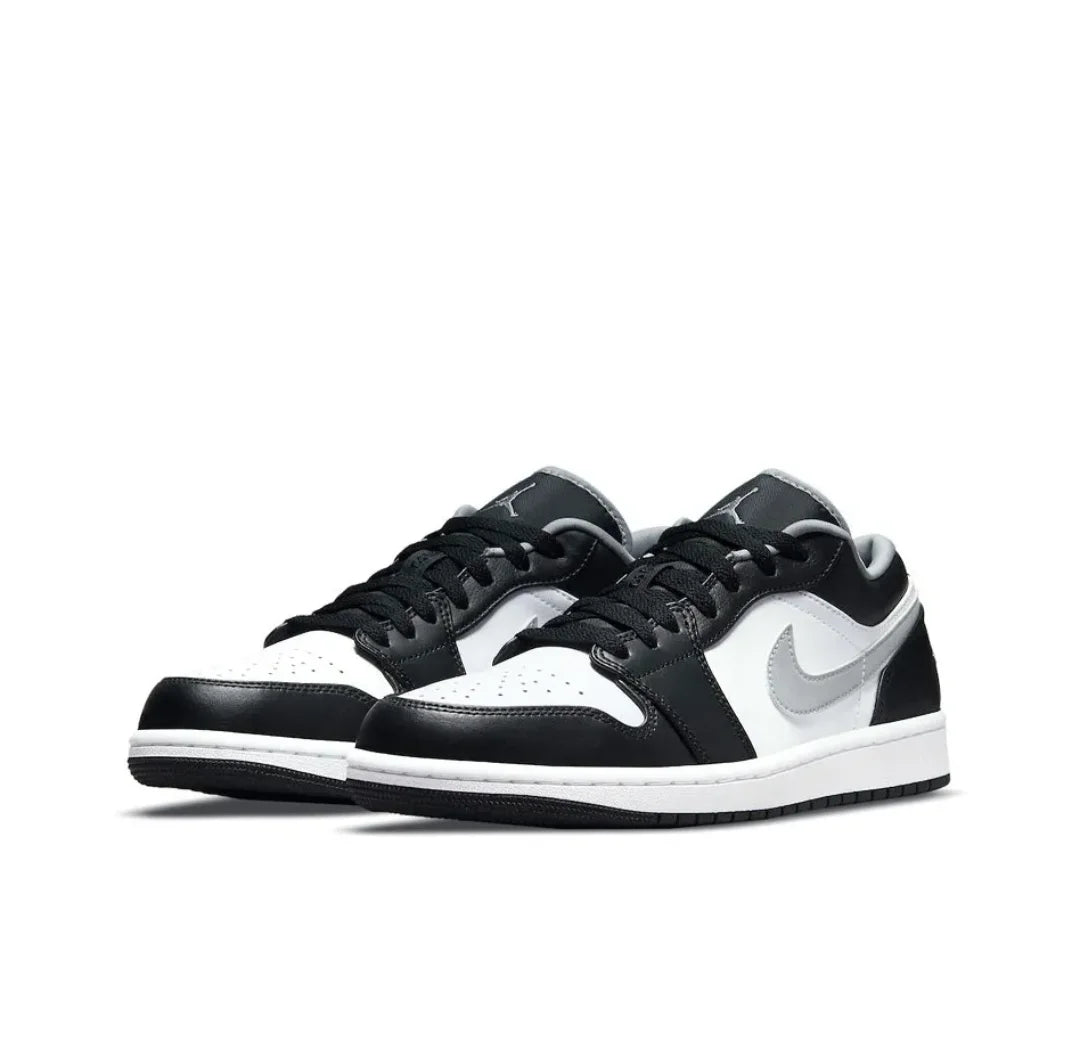 NIKE Air Jordan 1”