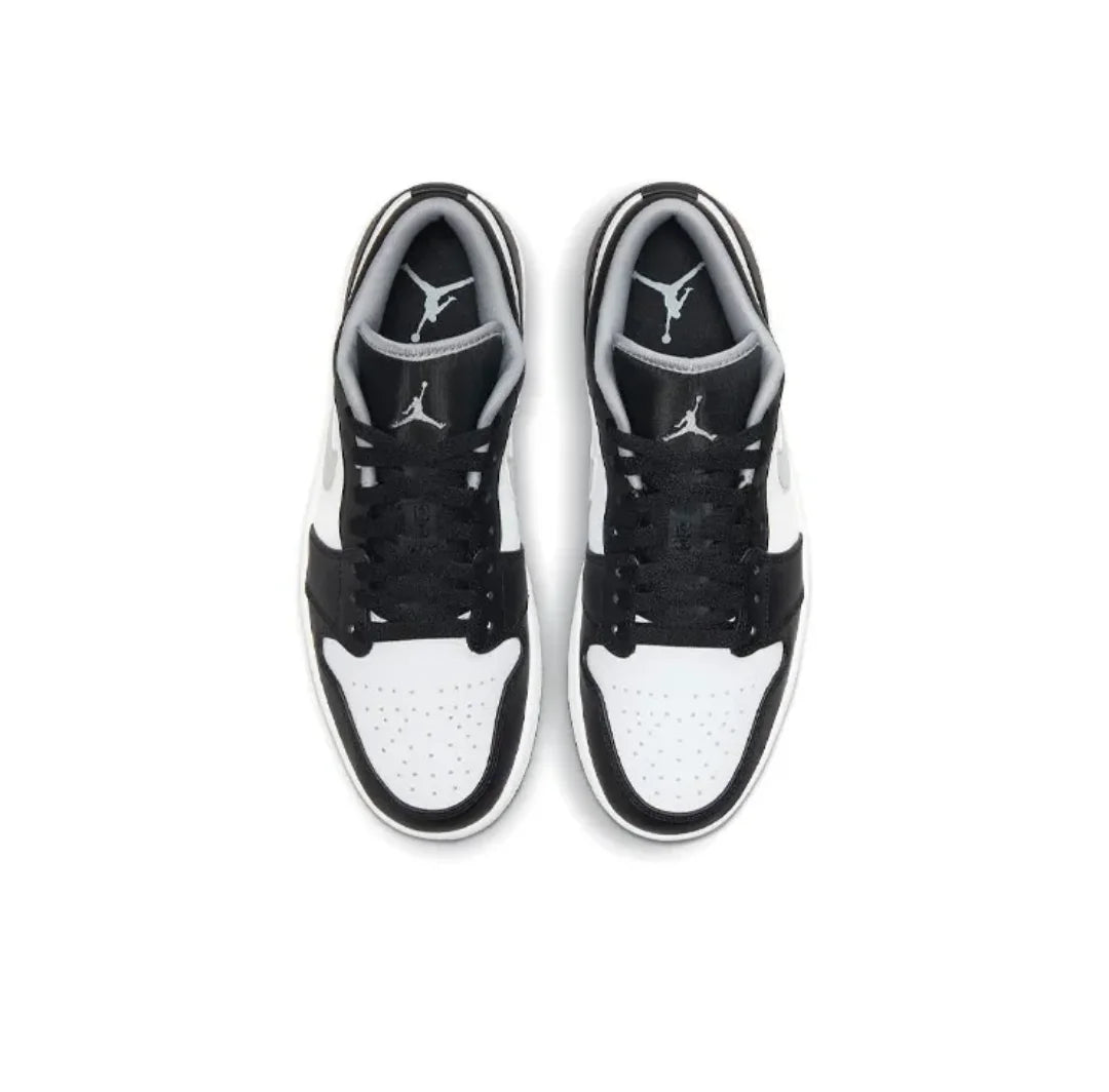 NIKE Air Jordan 1”