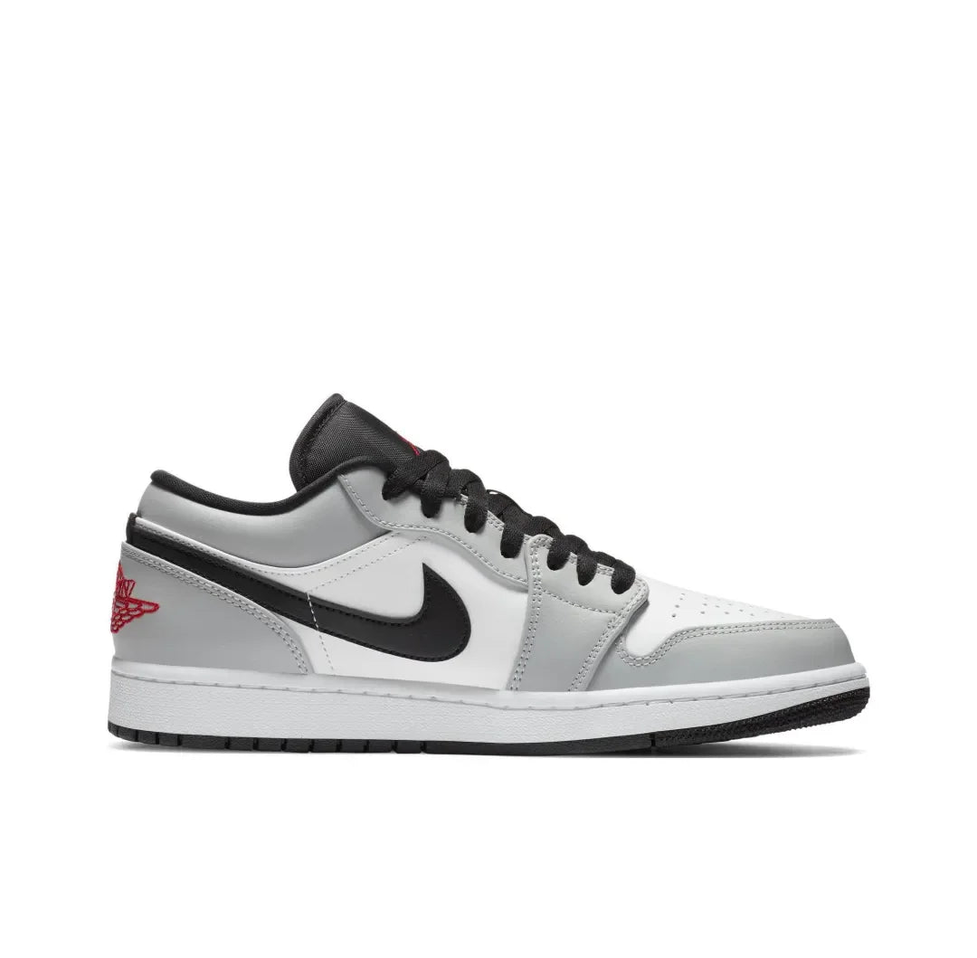 NIKE Air Jordan 1”