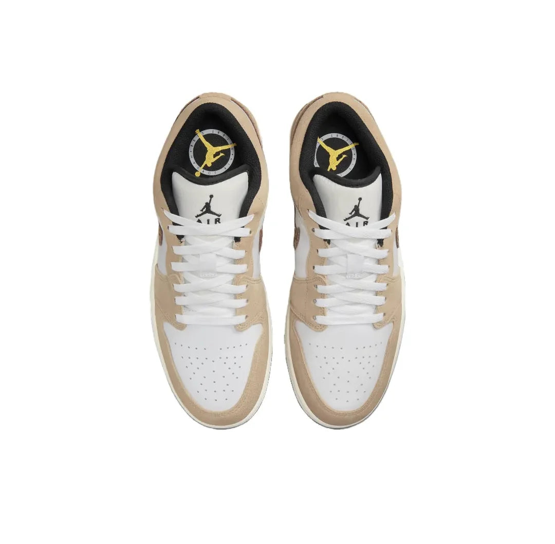 NIKE Air Jordan 1”
