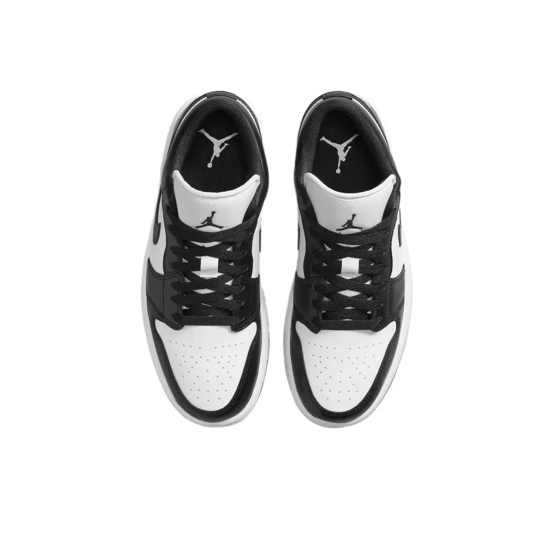 NIKE Air Jordan 1”