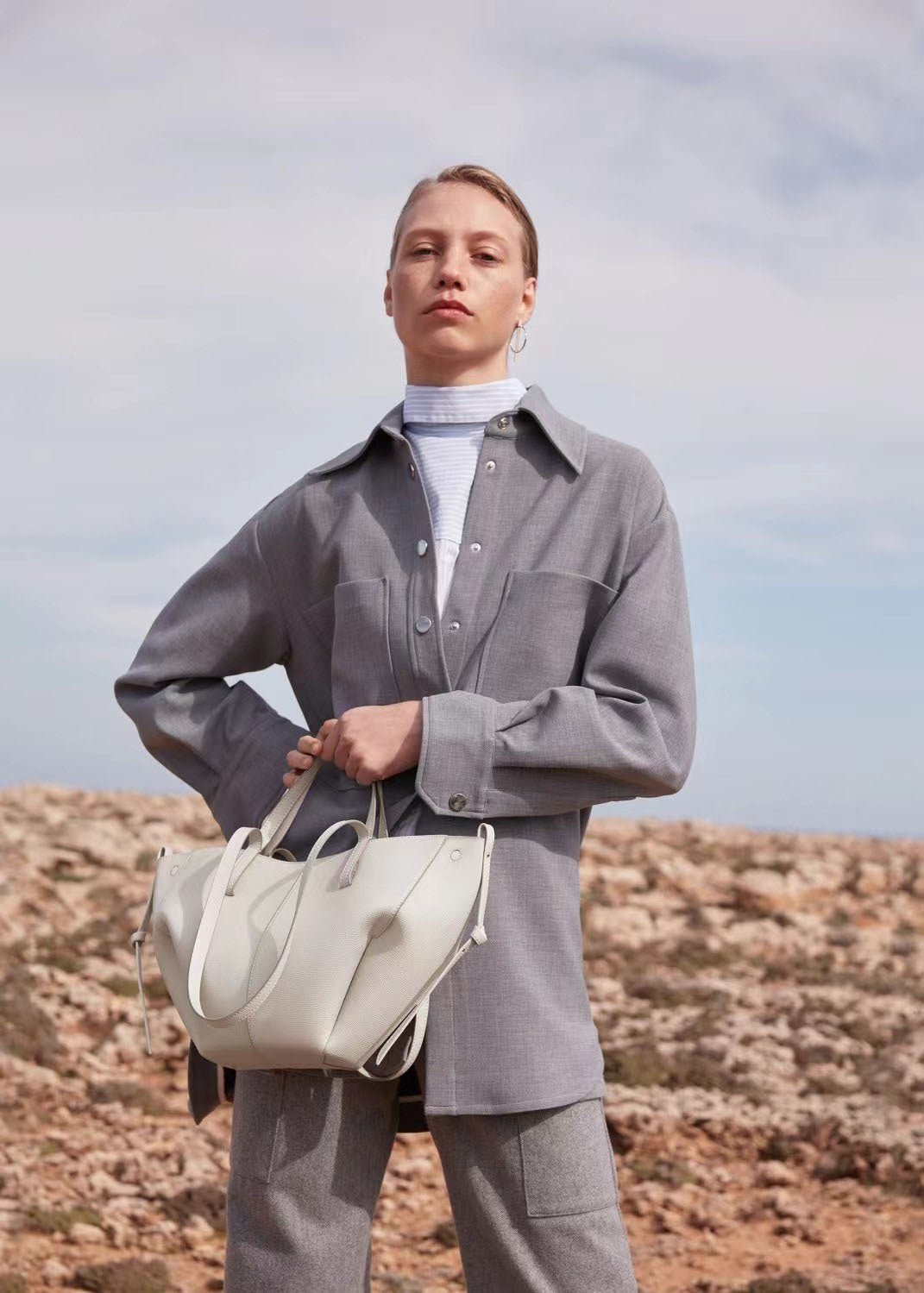 Women's Tote Bag - Chic & Practical Handbag