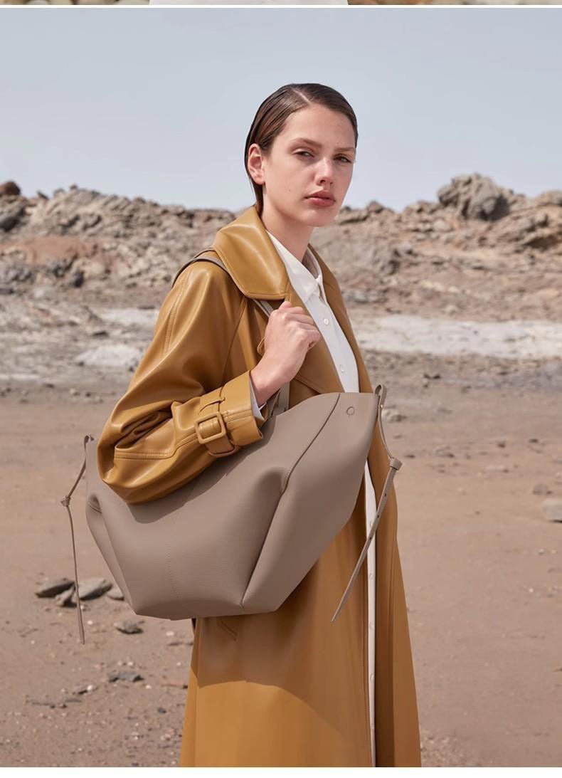 Women's Tote Bag - Chic & Practical Handbag