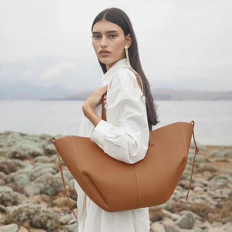 Women's Tote Bag - Chic & Practical Handbag Brown large size